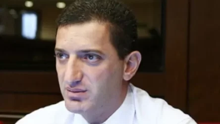 ՏԵՍԱՆՅՈՒԹ. Եթե դա այդպես է, բա ինչու եք հայտնվել բռնաբարության արդյունքում ծնված երեխայի ուսերին. Գևորգ Պետրոսյանը` Վահե Գրիգորյանին