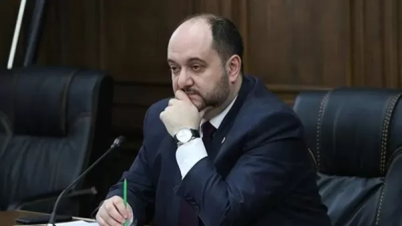 «Հրապարակ». Չի բացառվում, որ ԼՀԿ-ն աշնանը ԱԺ-ում ԿԳՄՍ նախարարին անվստահություն հայտնի