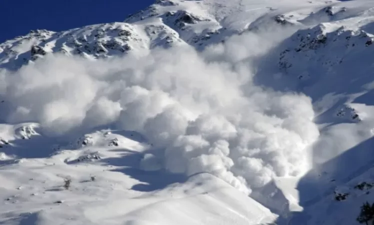 ՀՐԱՏԱՊ․ Սիսիանում մի խումբ զինծառայողներ մնացել են ձնահյուսի տակ