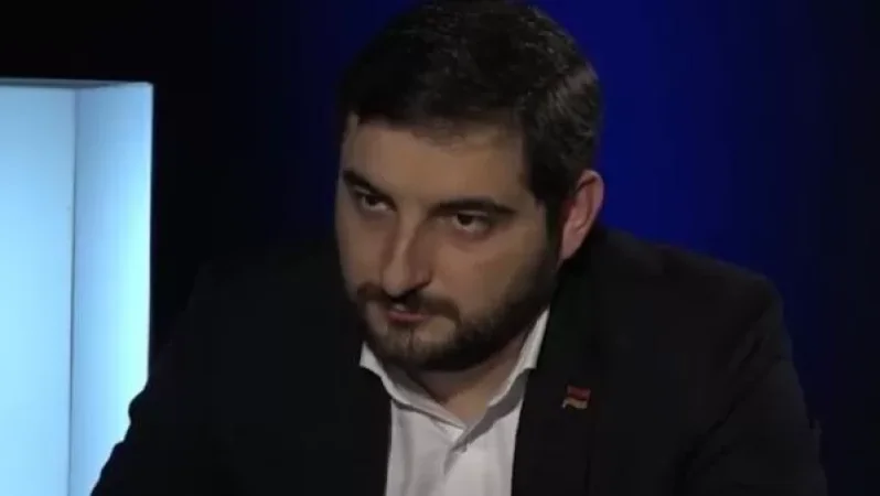 At One Point I Jumped Up, Took a Deep Breath, and Opened My Phone: Sipan Pashinyan