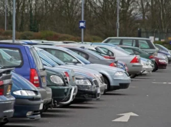 Կենտրոնում և Արաբկիրում ոչ սահմանված վայրերում կայանված հնամաշ ավտոմեքենաները կհեռացվեն