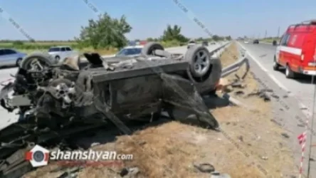 Խոշոր ավտովթար Արարատի մարզում. բախվել են BMW-ն, Mercedes-ը և ՊՆ բեռնատարը. BMW-ն գլխիվայր շրջվել է. կան տուժածներ. Shamshyan. com