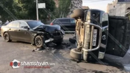 Խոշոր ավտովթար Երևանում. բախվել են BMW-ն ու Nissan Pathfinder-ը. վերջինս կողաշրջվել է