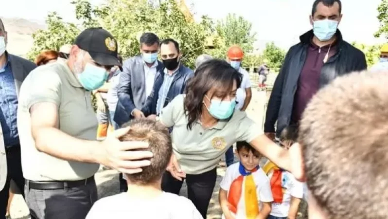 Լուսանկարներ. Նիկոլ Փաշինյանի հետ սահմանամերձ Չինարի գյուղում ենք. Աննա Հակոբյան