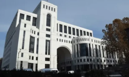 Նախարարն ու փոխնախարարը հավաքել են նախարարության աշխատակիցներին ու ահ տվել․ «Իրատես»