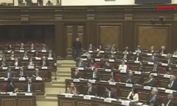 Նորընտիր պատգամավորները երդվեցին