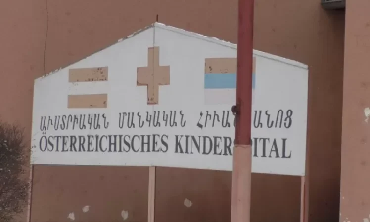 Գյումրիի հիվանդանոցի տնօրենը՝ 5 ամսական փոքրիկի մահվան դեպքի մասին