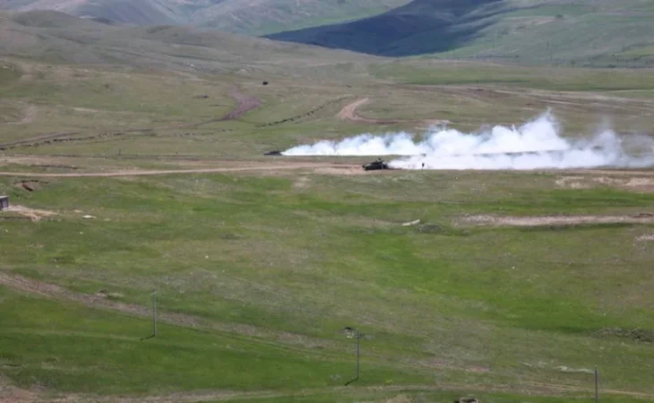 ԼՈՒՍԱՆԿԱՐՆԵՐ. Մեկնարկած զորավարժության գործնական փուլերից մեկին հետևել է ԶՈւ ԳՇ պետ Էդվարդ Ասրյանը