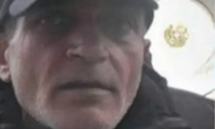 Քաղաքացին երկու երեխաների հետ հրաժարվում է ՀՀ քաղաքացի լինելուց, քայլում է դեպի Վրաստանի