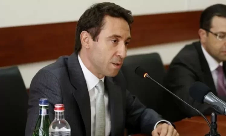 Հայկ Մարությանը երեք դպրոցների տնօրենների ազատել է աշխատանքից