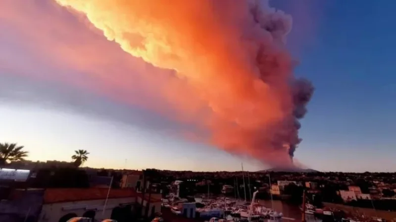 ԼՈՒՍԱՆԿԱՐՆԵՐ. Իտալիայում սկսել է ժայթքել Էթնա լեռը