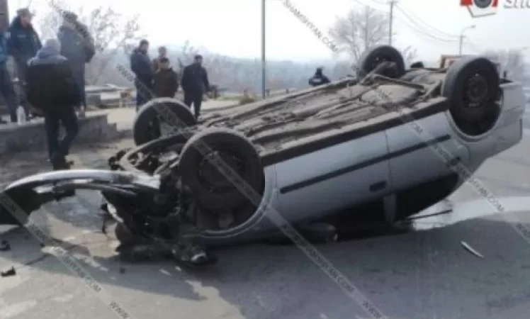 Opel Crashes into Cemetery's Basalt Section and Overturns