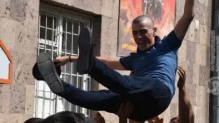 ԼՈՒՍԱՆԿԱՐՆԵՐ. Զոհված զինծառայողների հարազատները ճանապարհեցին նորակոչիկներին