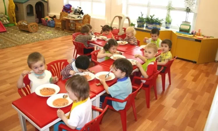 «Լապտերիկ» մանկապարտեզի տնօրենը խոհարարից պահանջել է ամեն օր երեխաների սնունդից իրեն բաժին հատկացնել. Մանրամասներ