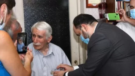 Ծննդյան 90-ամյակին Լևոն Աթոյանցին շնորհվել է «Հայրենիքին մատուցած ծառայությունների համար» առաջին աստիճանի մեդալ