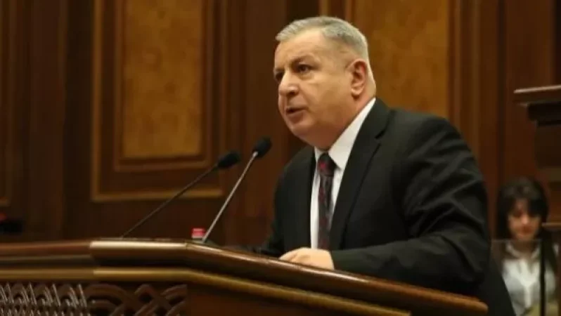 ԱԺ հանձնաժողովում Սերգեյ Բագրատյանին կփոխարինի Վարդևան Գրիգորյանը