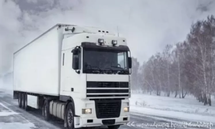 Փրկարարներն ուղղել են Սիսիան-Գորիս ավտոճանապարհը միակողմանի փակած «Faraz» բեռնատարը