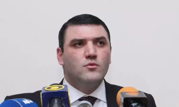 Ինչո՞ւ են սլաքները ինձ ուղղում.Կոստանյան. «Ժողովուրդ»