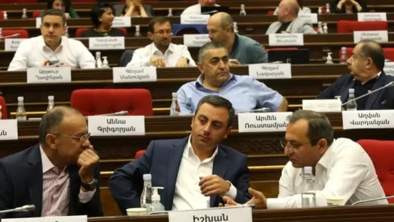 Ու՞մ միջոցներով են մարզեր այցելում «Հայաստան» խմբակցության պատգամավորները