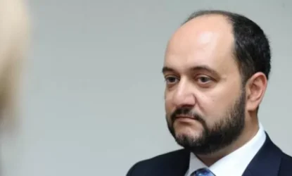 Սուպերնախարարություններ` սուպերոճ. Հրապարակ