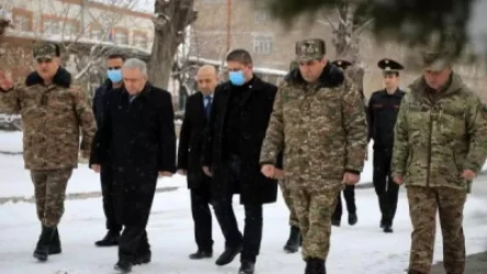 ՀՀ պաշտպանության նախարարը եղել է ԶՈՒ զորամասերից մեկում