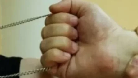 Նստել է տաքսի, վճարելու փոխարեն հափշտակել է վարորդի ոսկյա շղթան