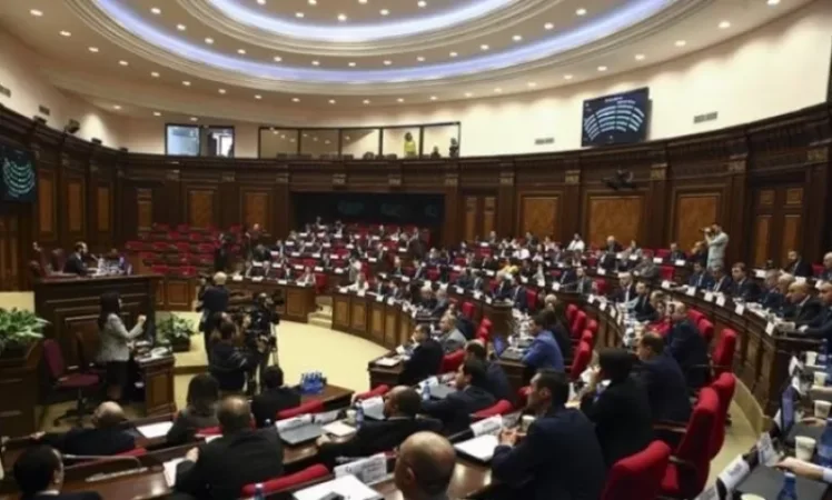 Փաշինյանը թիմակիցներին հանձնարարել է «հեռախոսով չխաղալ»