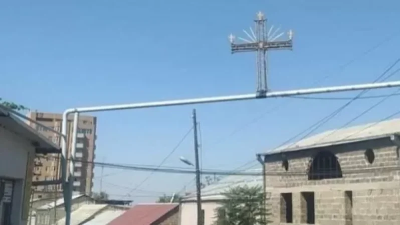 Կայծակի հարվածը ուղիղ նշանակետին է լինելու. Երևանում գազատարի վրա մետաղական խաչ են զոդել. ահազանգ