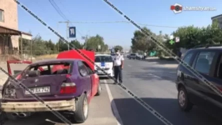 Արարատի մարզում բախվել են Mercedes-ն ու BMW-ն. վերջինս էլ բախվել է էլեկտրասյանն ու գործարանի պատին. կա վիրավոր