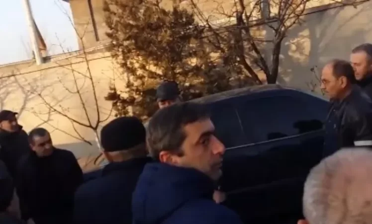 Կրճատումներ, կադրային փոփոխություններ ընկերությունում չեն լինելու․ քաղաքապետարանը՝ բողոքող վարորդներին