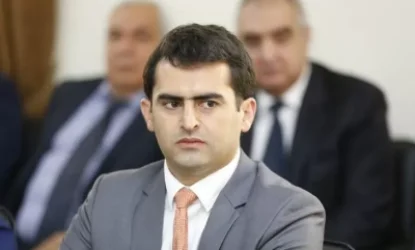 Մեկ մլն դոլարանոց ծրագրով տեղադրված ճանապարհային նշանները դառնում են թոնրի կափարիչ կամ բահ․ Տրանսպորտի նախարար