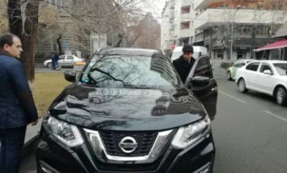 Մարությանը թիկնապահներ չունի, ինչպես իր նախորդը, Հրապարակ