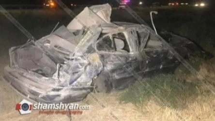 Երևան-Երասխ ավտոճանապարհին «BMW» մակնիշի ավտոմեքենան դուրս է եկել երթևեկելի գոտուց և հայտնվել դաշտում