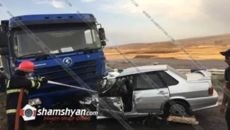 Ավտովթար Շիրակի մարզում. ВАЗ 21015-ը մխրճվել է բեռնատարի մեջ. վարորդին տեղափոխել են հիվանդանոց