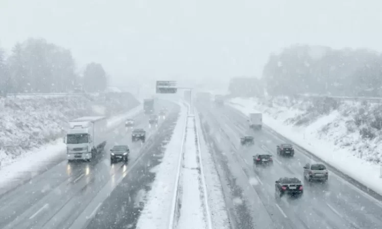 Closed Roads, Black Ice: Situation on the Highways