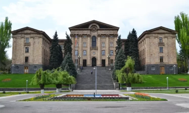 Պատգամավորներից մեկը ԱԺ մամուլի խոսնակ․«Հրապարակ»