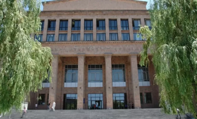 ԵՊՀ-ում հափշտակվել է մոտ 27 մլն դրամ, 10 հազար դոլար կաշառքի դիմաց կնքվել է 400 մլն դրամի պայմանագիր