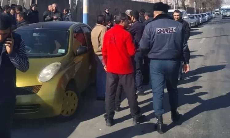 Video: Protest Action by Yandex Drivers with Nearly 100 Cars Moving from Artsakh Street to Khorenatsi Street