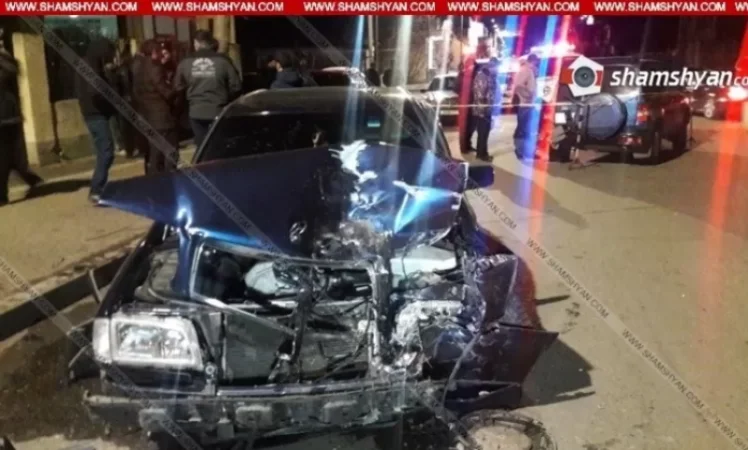 Տաշիր քաղաքում բախվել են Mercedes-ն ու Mitsubishi-ն. Լենինի փողոցի 4 բնակիչ տեղափոխվել է հիվանդանոցՏաշիր քաղաքում բախվել են Mercedes-ն ու Mitsubishi-ն.  4 բնակիչ տեղափոխվել է հիվանդանոց