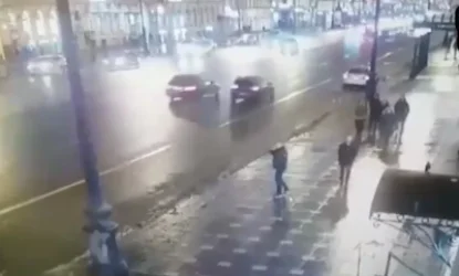 Սանկտ Պետերբուրգում տեղի ունեցած վրաերթի առաջին կադրերը.(18+)