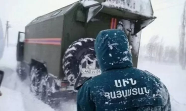 Ավտոմեքենան արգելափակվել է ձյան մեջ