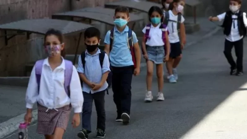 Դպրոցում դիմակ դնելը պարտադիր է, դրա՝ ապօրինի լինելու մասին դատական որոշում չկա