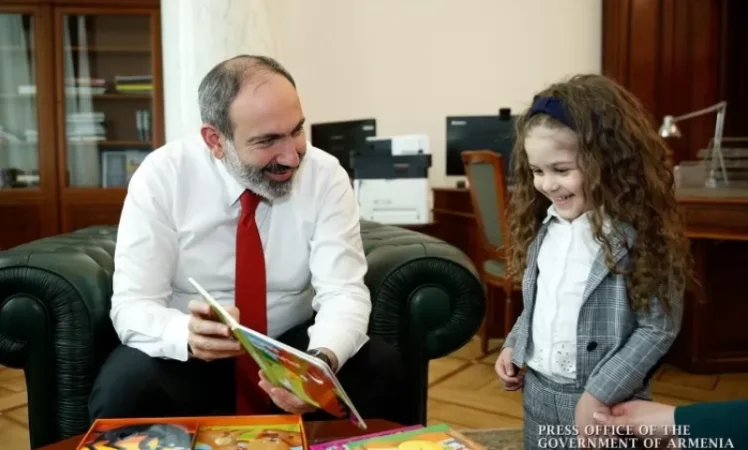 Նիկոլ Փաշինյանն այսօր հյուրընկալել է 4-ամյա Մարի Սահակյանին