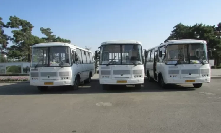 ԹԱՐՄԱՑՎԱԾ. Ավտոբուսների վարորդները գործադուլ են անում. Տասնյակ մարդիկ կանգառներում են մնացել