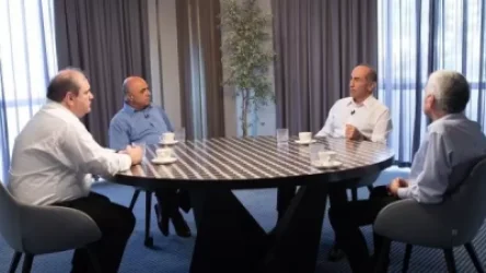 Մի շքեղ վիլայում, 11-12 երկրների դիվանագետներ հավաքված, մտավարժանքների մեջ էի. Քոչարյան