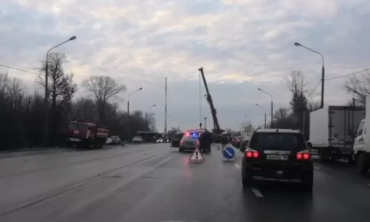 ՌԴ-ում բախվել են հայկական համարանիշներով Nissan-ն ու ռուսական բեռնատարը. 2 հոգի տեղում մահացել են