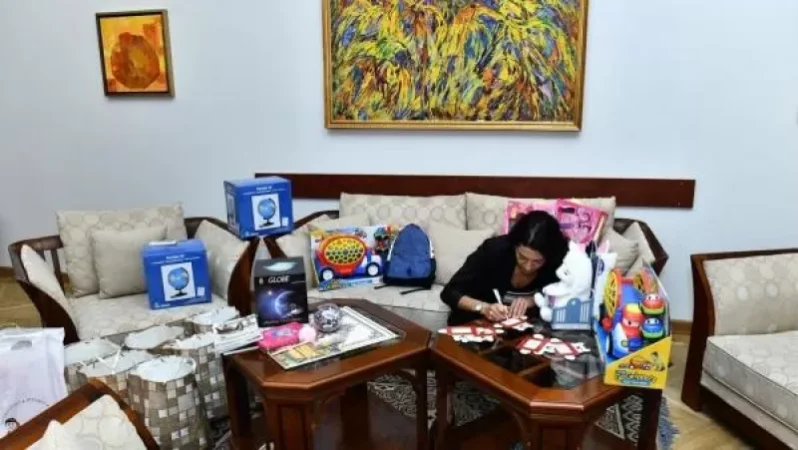 Միշտ կլինեմ քո կողքին. Աննա Հակոբյանը նվերներ է ուղարկել քաղցկեղ ունեցող երեխաներին