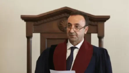 «Ժողովուրդ». Հրայր Թովմասյանը աշխատանքի չի գալիս. մանրամասներ ՍԴ-ում տիրող իրավիճակի մասին