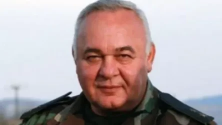 Անհապաղ պետք է ազատվել անկարող, գուցե նաև՝ դավաճան իշխանություններից. Արշավիր Ղարամյան