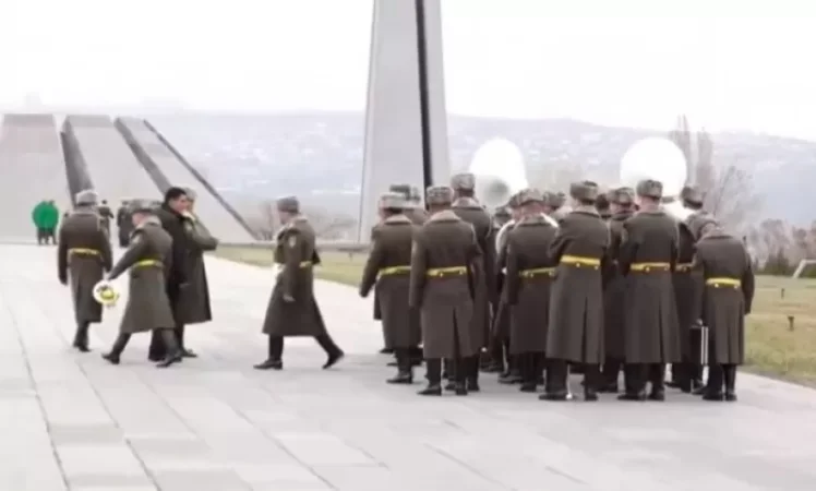 Վրաստանի նախագահը Ծիծեռնակաբերդի հուշահամալիրում է